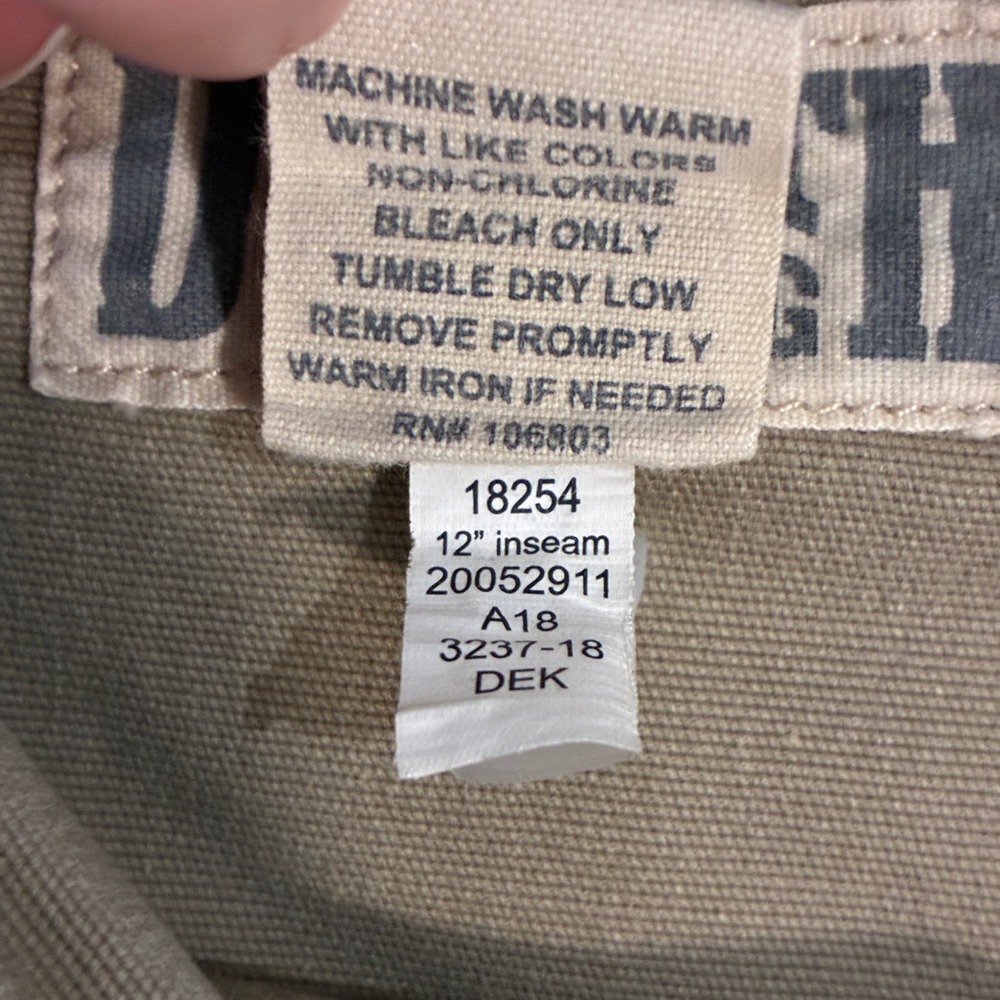 Duluth Trading Co Cargo Shorts Mens 44 Tan Fire Hose Flex Work Outdoor Utility - Picture 4 of 8